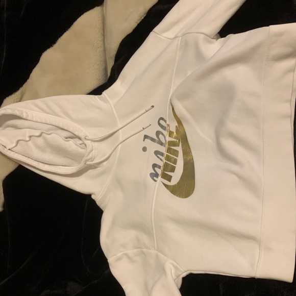 🤍SOLD🤍Nike cropped hoodie - Picture 3 of 5